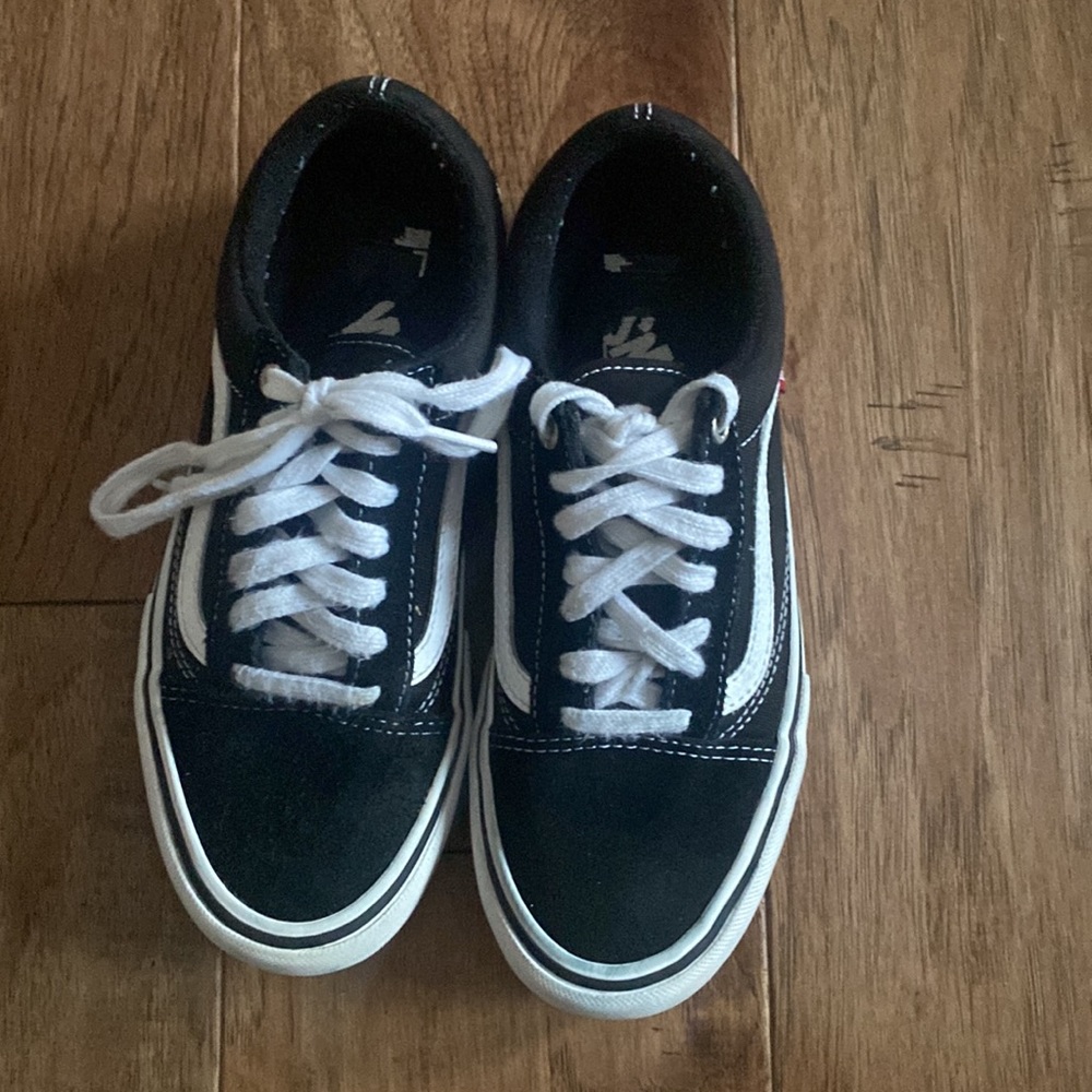 Vans - Picture 4 of 5